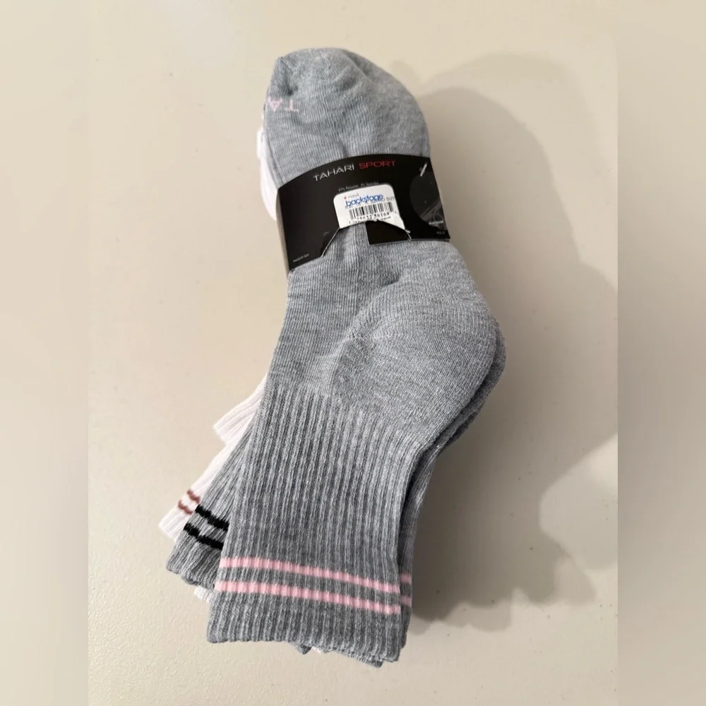 Tahari White Athletic Socks Above The  Ankle Length